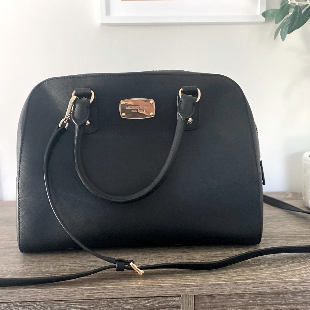 Like new condition! Black Michael Kors bag